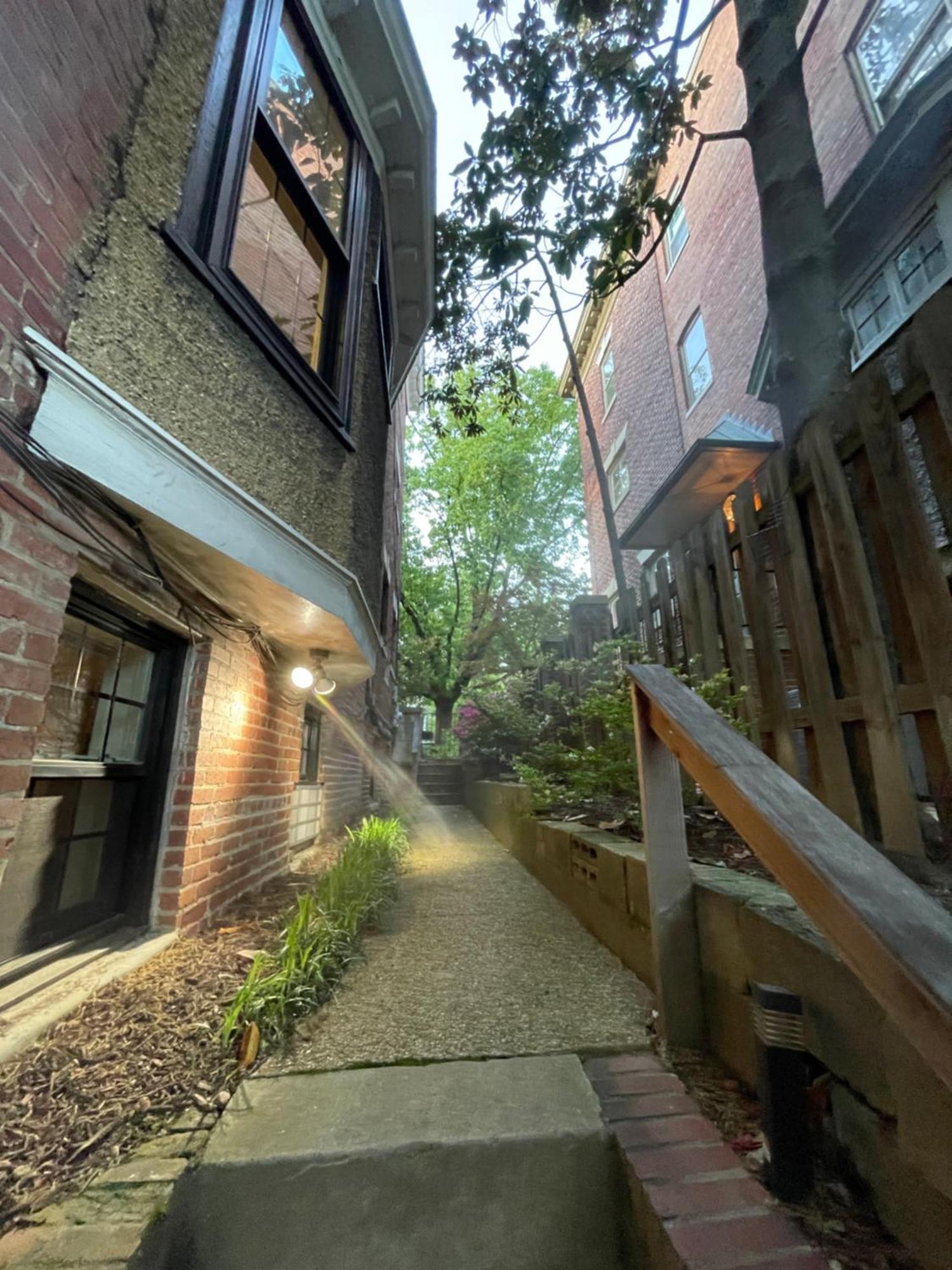 2 Bedroom By Zoo, Metro, Park And Embassies In Forest Hills - Best Location Вашингтон Экстерьер фото