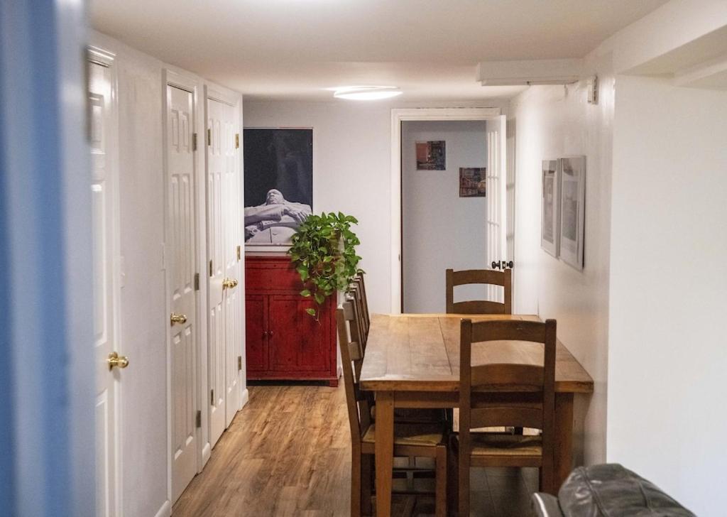 2 Bedroom By Zoo, Metro, Park And Embassies In Forest Hills - Best Location Вашингтон Экстерьер фото